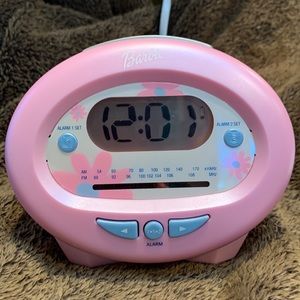 Barbie Wake With Me Pink AM/FM  Clock Radio Alarm BE-337 Digital 2002 Vintage